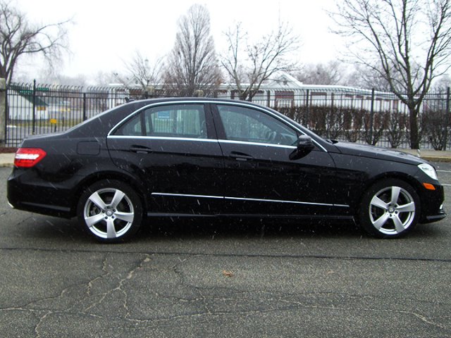2011 Mercedes-Benz E-Class 2010 Nissan 2.0S