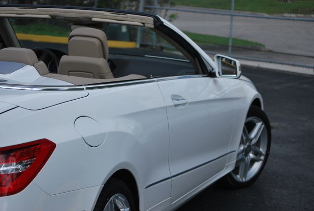 2013 Mercedes-Benz E-Class F150 4X2 LAR Limited S/crew145