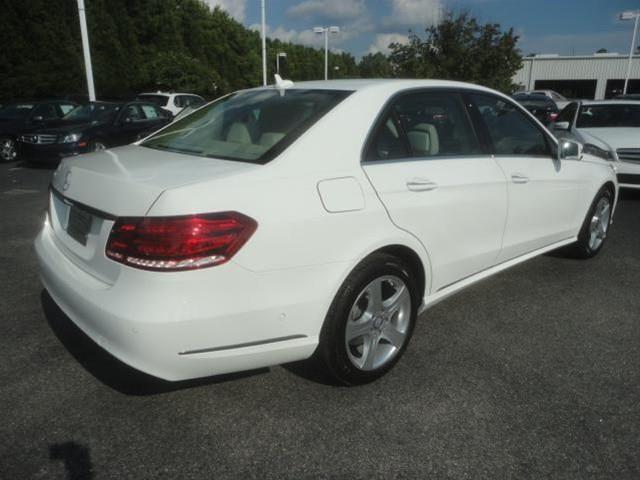 2014 Mercedes-Benz E-Class SE Sport