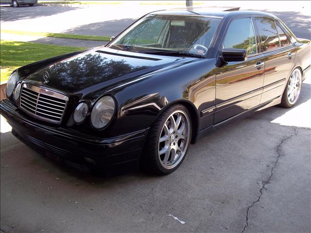 1999 Mercedes-Benz E Class 4dr Sdn V6 RWD W/1sc