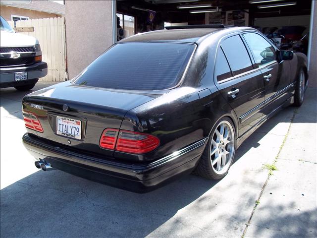 1999 Mercedes-Benz E Class 4dr Sdn V6 RWD W/1sc