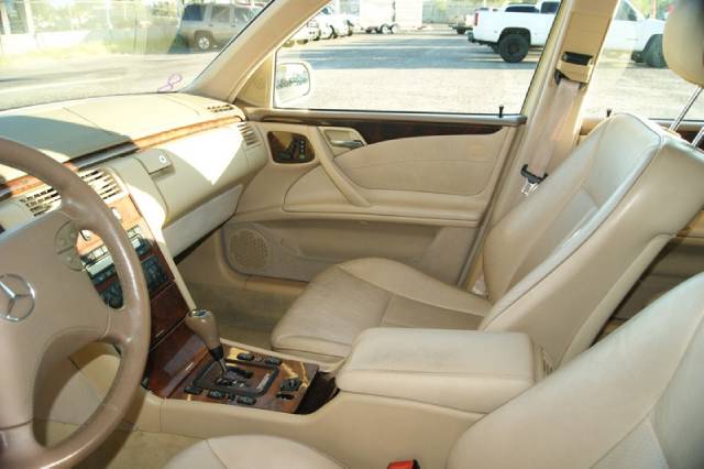 2000 Mercedes-Benz E Class SXT