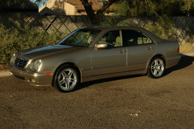 2000 Mercedes-Benz E Class SXT