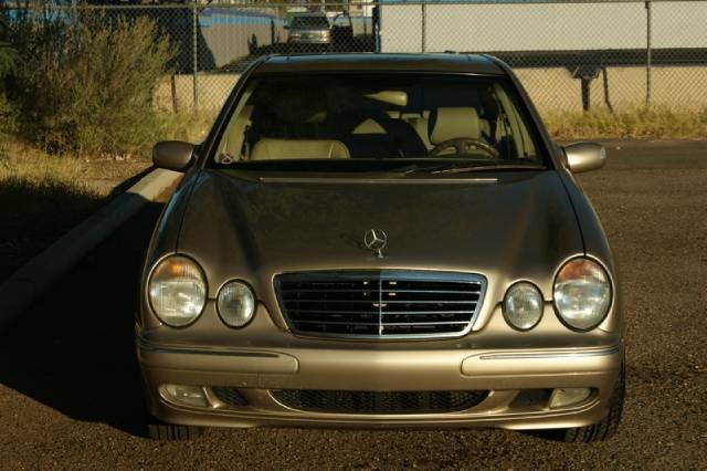2000 Mercedes-Benz E Class SXT