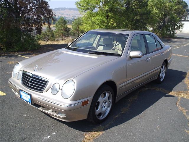 2001 Mercedes-Benz E Class 2WD Supercrew 139 XLT