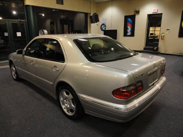 2001 Mercedes-Benz E Class 2WD Supercrew 139 XLT