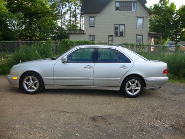 2001 Mercedes-Benz E Class SXT