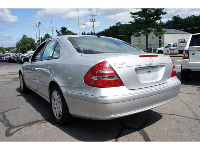 2004 Mercedes-Benz E Class SXT