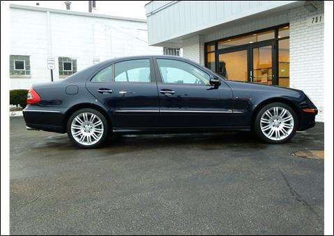 2008 Mercedes-Benz E Class 2010 Nissan 2.0S