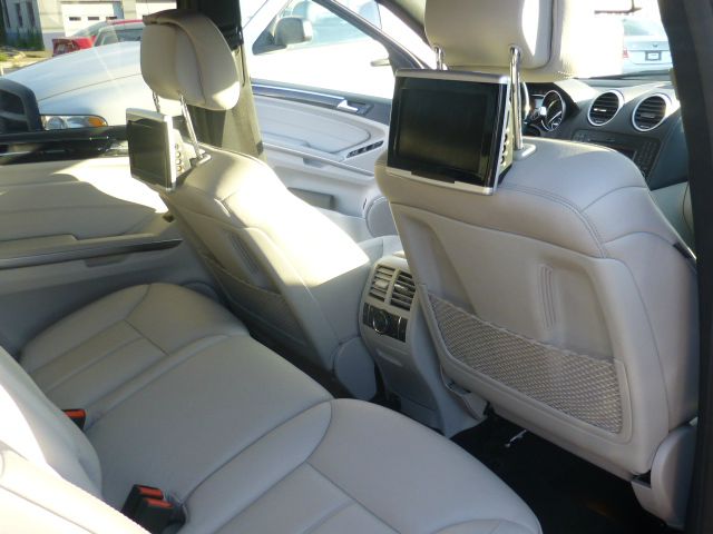 2010 Mercedes-Benz GL-Class SE Sedan AT