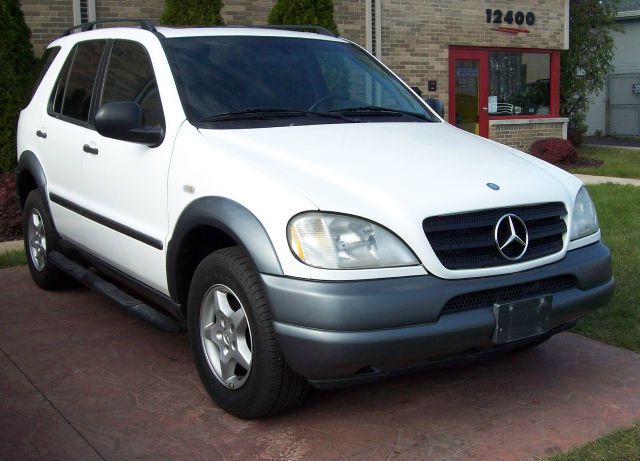 1998 Mercedes-Benz M-Class AWD Wagon Automatic VERY NICE
