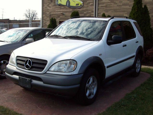 1998 Mercedes-Benz M-Class AWD Wagon Automatic VERY NICE