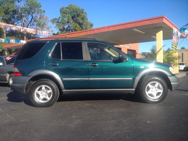 1998 Mercedes-Benz M-Class AWD Wagon Automatic VERY NICE