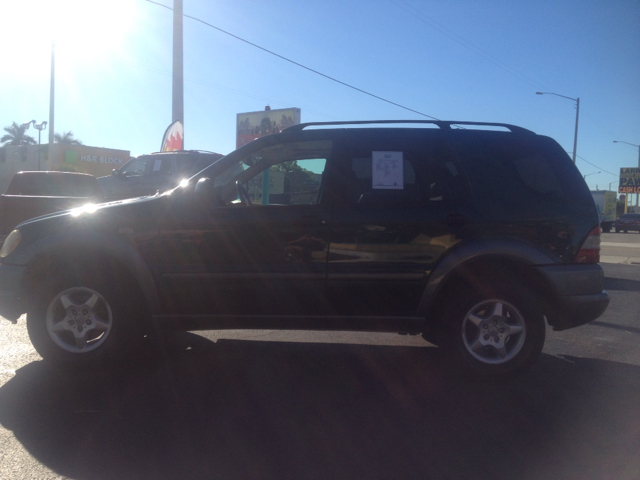 1998 Mercedes-Benz M-Class AWD Wagon Automatic VERY NICE