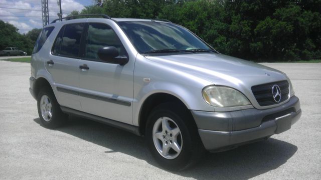 1998 Mercedes-Benz M-Class AWD Wagon Automatic VERY NICE