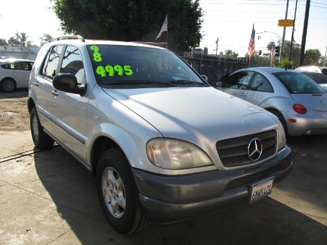 1998 Mercedes-Benz M-Class AWD Wagon Automatic VERY NICE