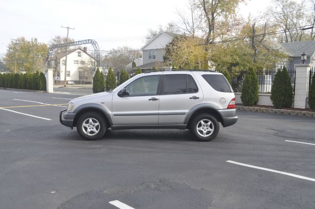 1998 Mercedes-Benz M-Class AWD Wagon Automatic VERY NICE