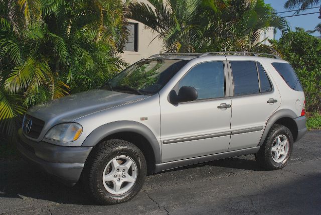 1998 Mercedes-Benz M-Class AWD Wagon Automatic VERY NICE
