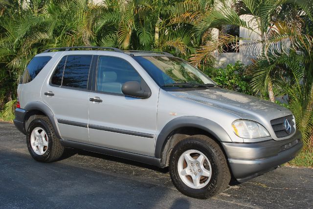 1998 Mercedes-Benz M-Class AWD Wagon Automatic VERY NICE