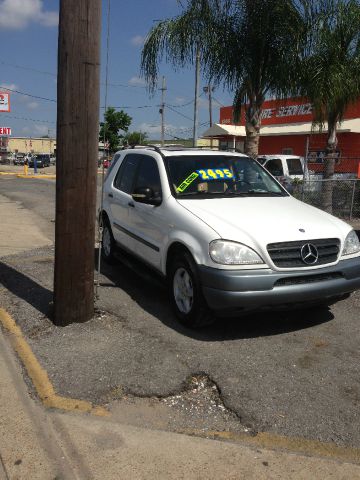 1998 Mercedes-Benz M-Class AWD Wagon Automatic VERY NICE