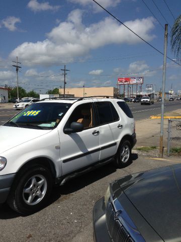 1998 Mercedes-Benz M-Class AWD Wagon Automatic VERY NICE