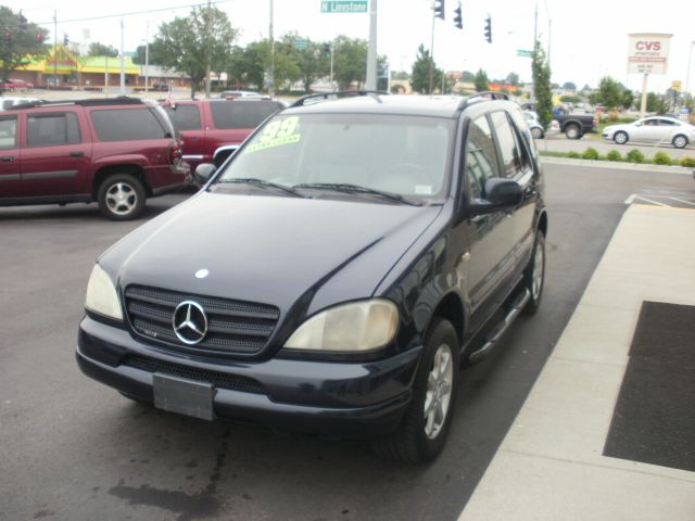 1999 Mercedes-Benz M-Class 3500 SLT Dually