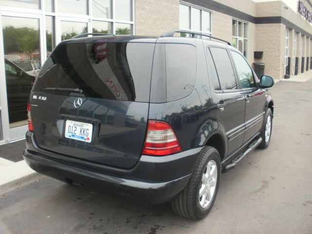 1999 Mercedes-Benz M-Class 3500 SLT Dually