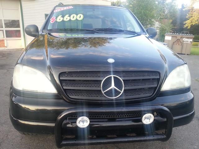 1999 Mercedes-Benz M-Class Base