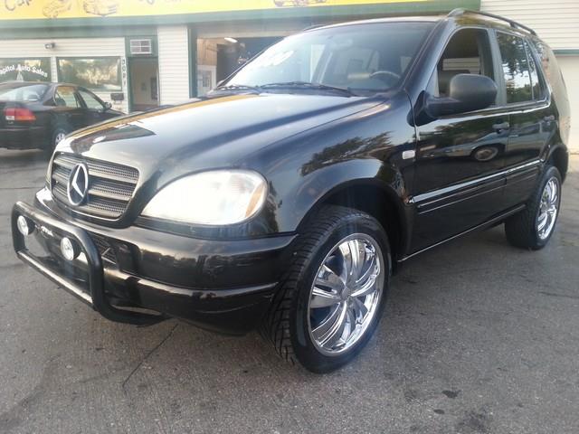 1999 Mercedes-Benz M-Class Base