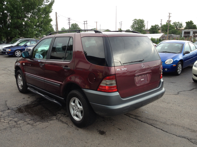 1999 Mercedes-Benz M-Class AWD Wagon Automatic VERY NICE
