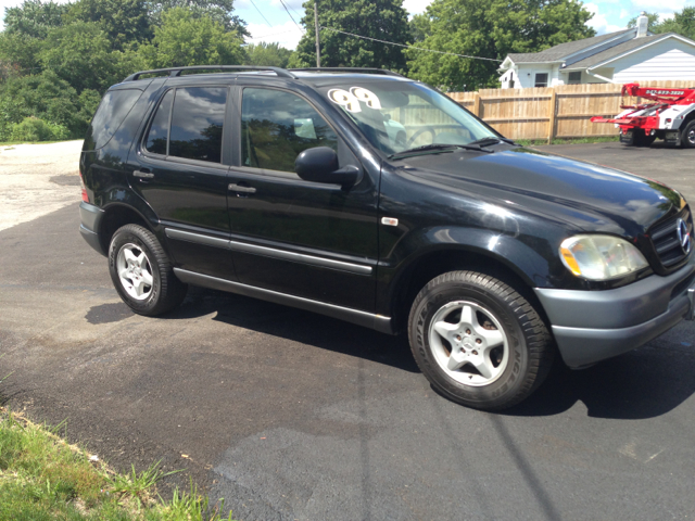 1999 Mercedes-Benz M-Class AWD Wagon Automatic VERY NICE