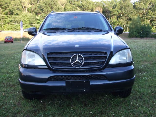 1999 Mercedes-Benz M-Class 3500 SLT Dually