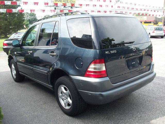 1999 Mercedes-Benz M-Class AWD Wagon Automatic VERY NICE