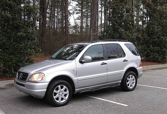 1999 Mercedes-Benz M-Class 3500 SLT Dually