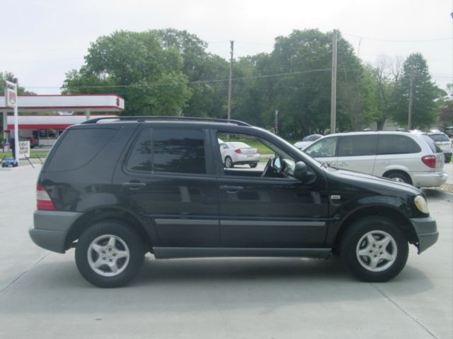 1999 Mercedes-Benz M-Class AWD Wagon Automatic VERY NICE