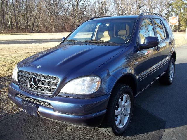 1999 Mercedes-Benz M-Class 3500 SLT Dually