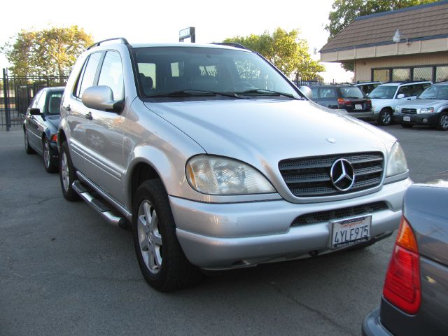 1999 Mercedes-Benz M-Class AWD Wagon Automatic VERY NICE
