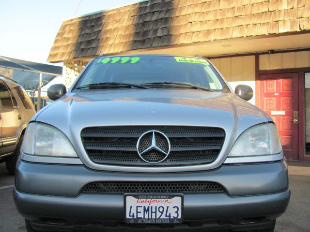 1999 Mercedes-Benz M-Class AWD Wagon Automatic VERY NICE