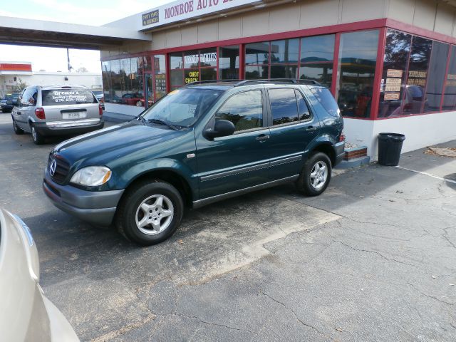 1999 Mercedes-Benz M-Class AWD Wagon Automatic VERY NICE