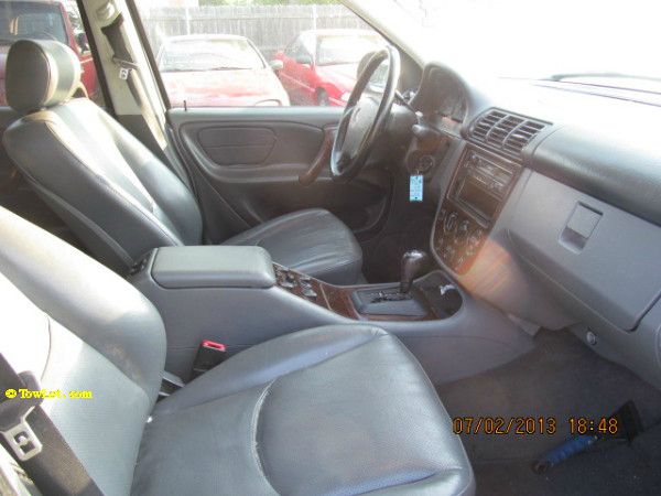 1999 Mercedes-Benz M-Class AWD Wagon Automatic VERY NICE