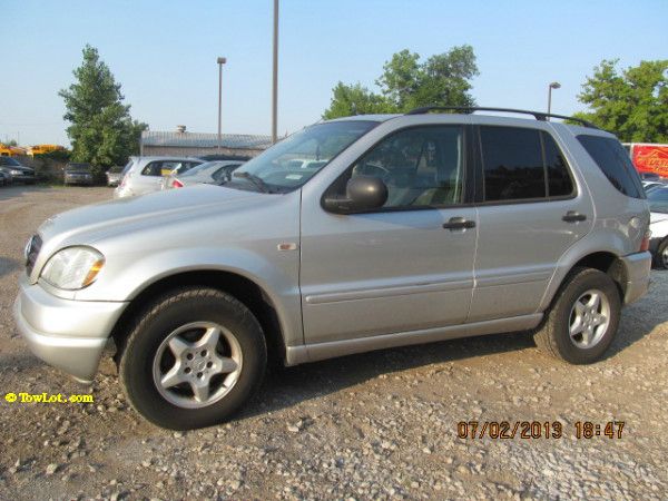 1999 Mercedes-Benz M-Class AWD Wagon Automatic VERY NICE