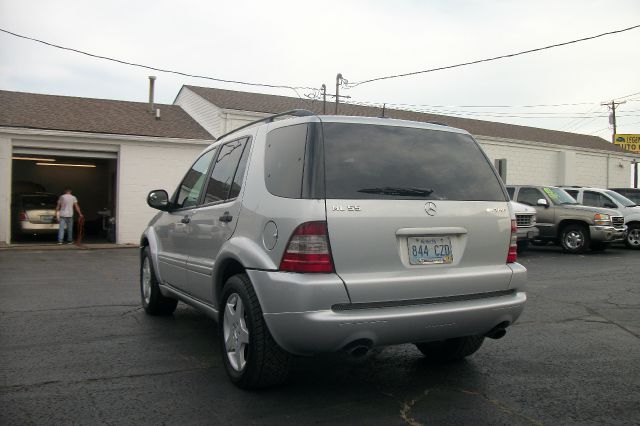 2000 Mercedes-Benz M-Class SLT Crew Cab Long Bed 4WD