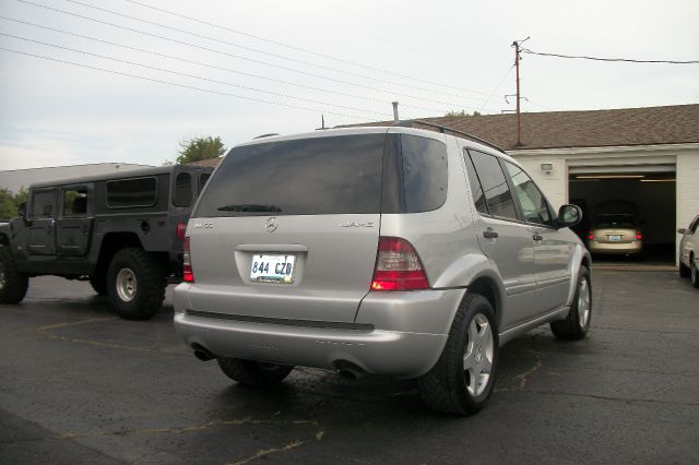 2000 Mercedes-Benz M-Class SLT Crew Cab Long Bed 4WD
