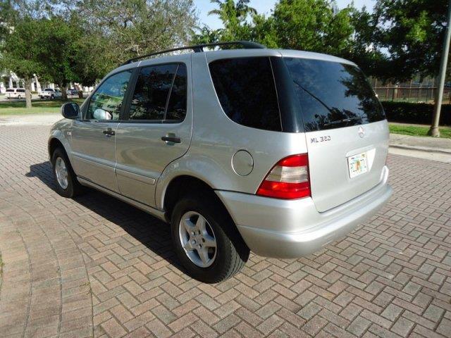 2000 Mercedes-Benz M-Class AWD Wagon Automatic VERY NICE