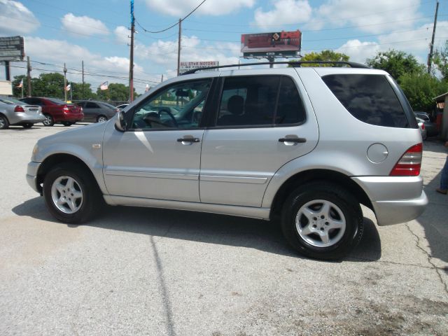 2000 Mercedes-Benz M-Class Unknown