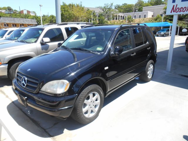 2000 Mercedes-Benz M-Class 3500 SLT Dually