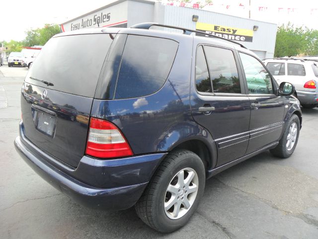 2000 Mercedes-Benz M-Class 3500 SLT Dually