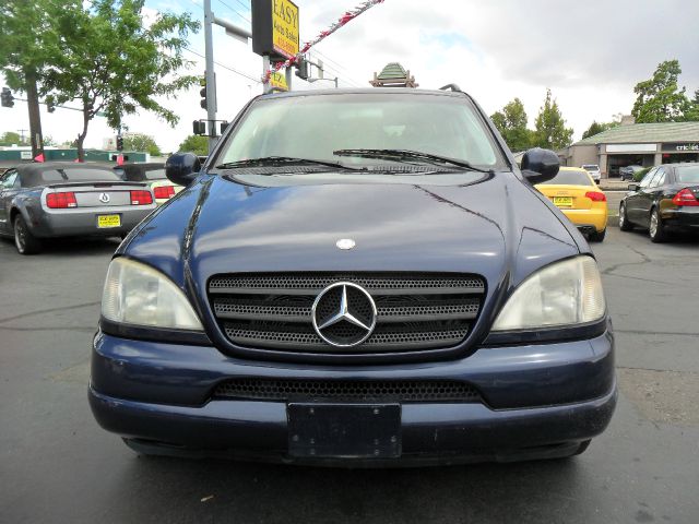 2000 Mercedes-Benz M-Class 3500 SLT Dually