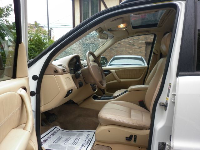 2000 Mercedes-Benz M-Class 3500 SLT Dually