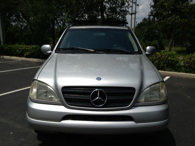 2000 Mercedes-Benz M-Class 3500 SLT Dually